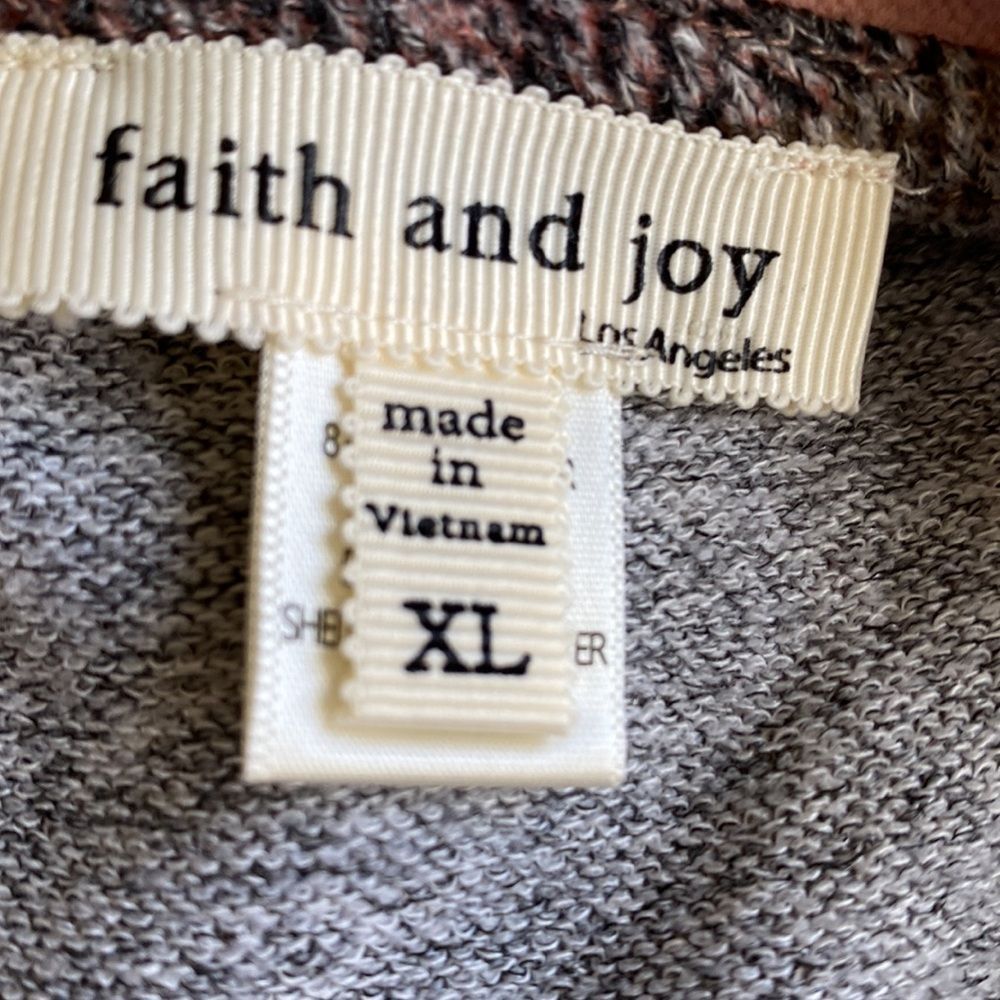 Faith and Joy Grey Pink Top XL - Picture 5 of 8